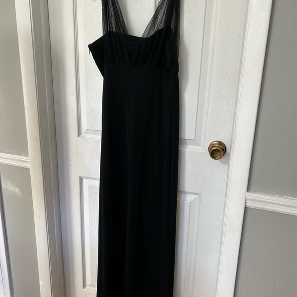 Gorgeous Betsy and Adam Formal Black Dress - Picture 3 of 7